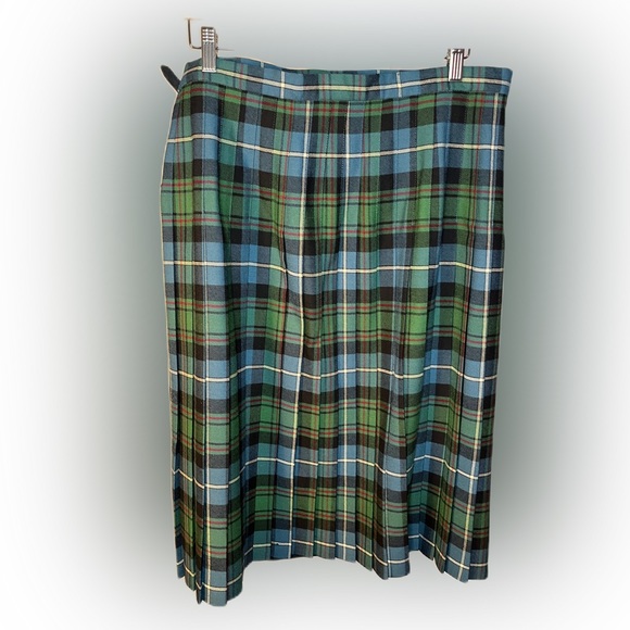 Tartan Strathmor Forfar Scotland 🏴󠁧󠁢󠁳󠁣󠁴󠁿 - Picture 8 of 14